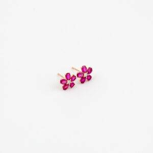 Pendientes con flor de zafiro rosa