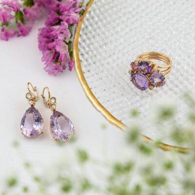Sortija de oro y amatistas en Joyería Suiza