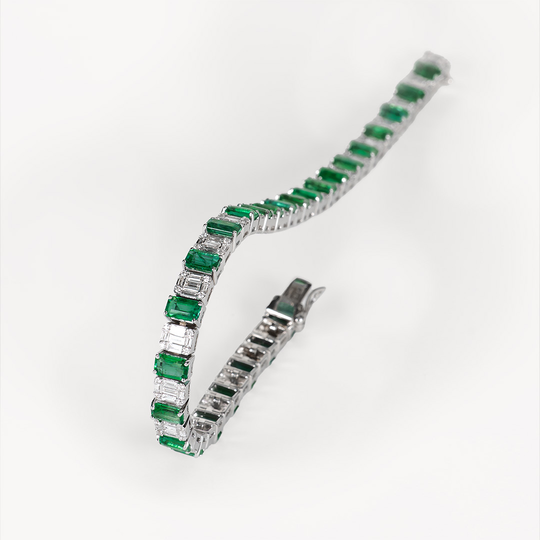Pulsera de oro blanco con brillantes y esmeraldas_Joyeria Suiza