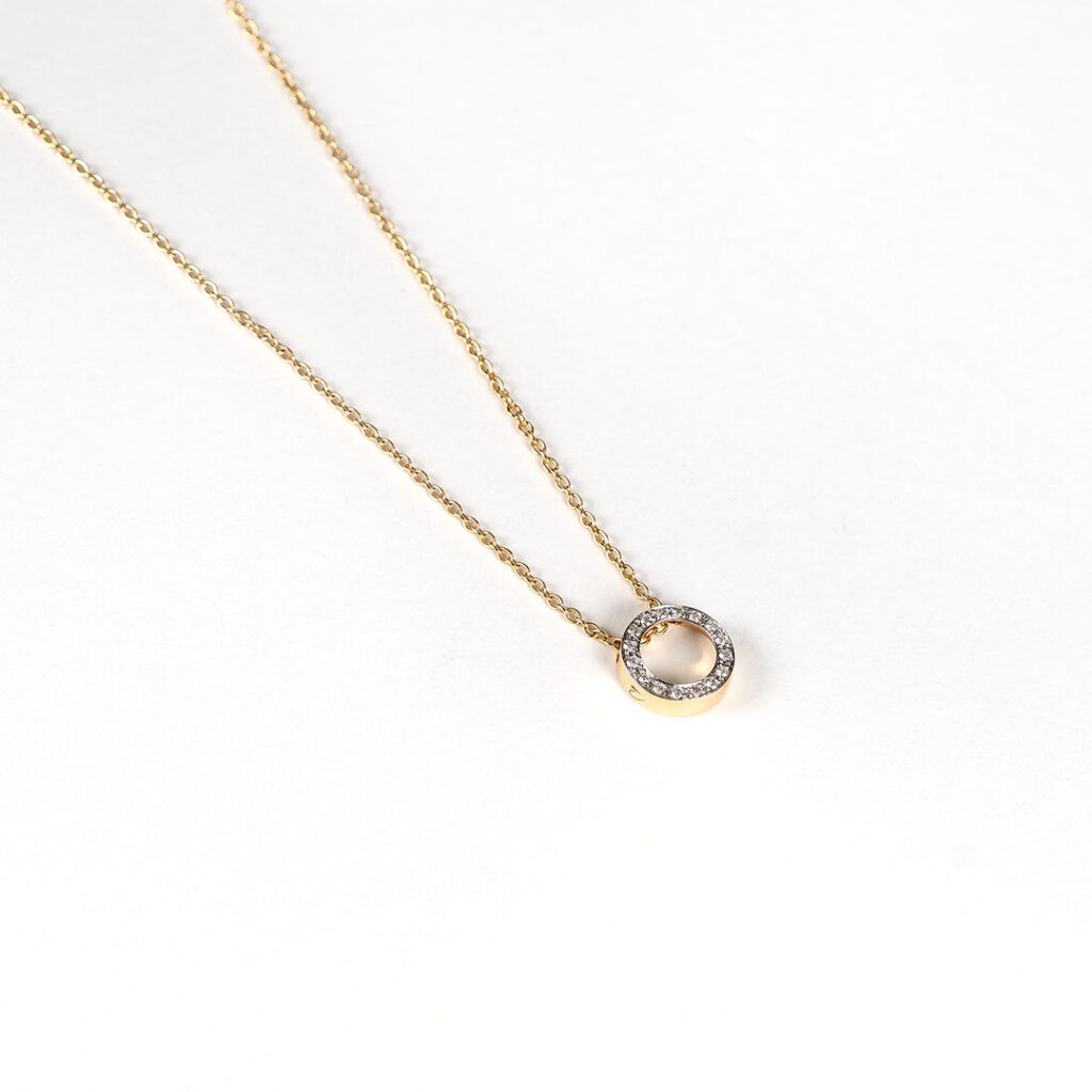 Gargantilla con círculo de brillantes