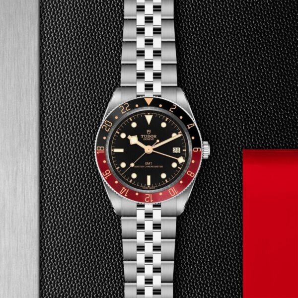 tudor-black-bay-58-gmt-master-chronometer-39mm-m7939g1a0nru-0003