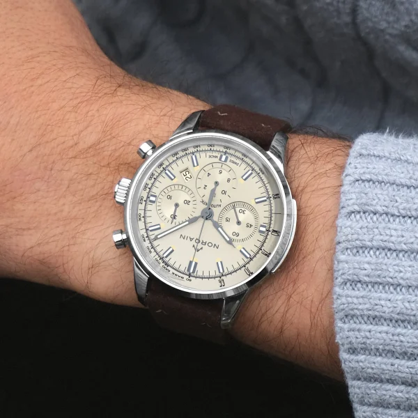 N2200.18S01.C01_Freedom_Chrono_43mm_Cream_Alcantara