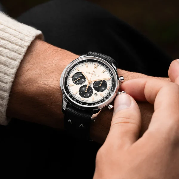 N2200.19S02.C01_Freedom_Chrono_43mm